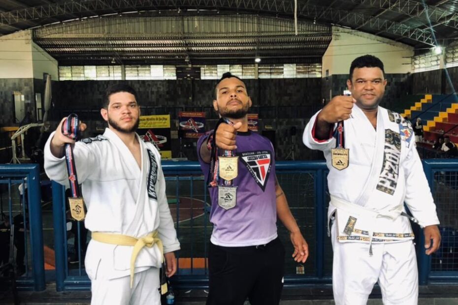 Os campeões Gabryell Juliano Ferreira, Washington Souza Pires e Messias Alves Rocha.