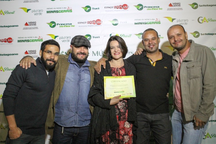 A cantora sete-lagoana Glaucia Coutinho foi uma das selecionadas na edição de 2015 do prêmio