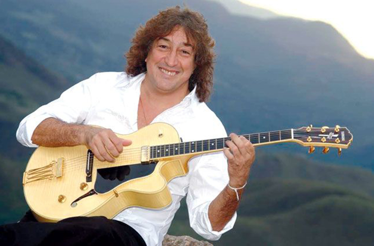 O guitarrista Toninho Horta comemora 50 anos de carreira e lança o songbook 