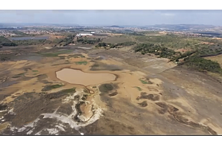 Imagem aérea mostra o que restou da Lagoa Grande