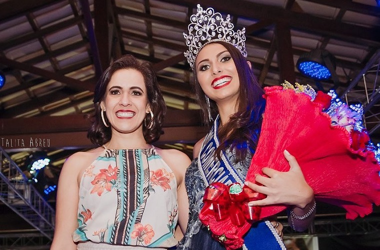 Helen Lobo, proprietária da loja Helô Moda Feminina, e Gabrielle Andrade, eleita Miss Comerciária Matozinhos 2018 - Foto Talita Abreu