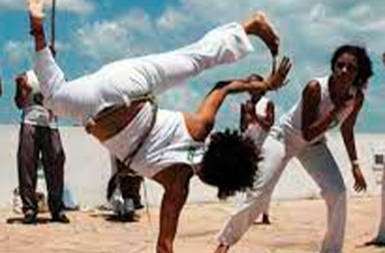 Coletivo Aruandê Mulheres da Capoeira será lançado neste sábado no Teatro Redenção