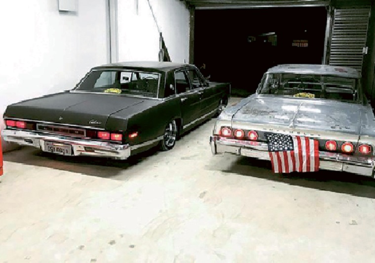 O Galaxie LTD preto, 1978, e o Impala, 1964, do amigo David